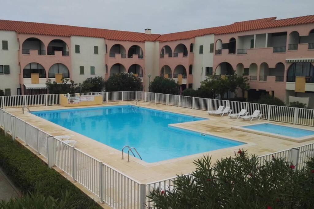 Studio Mezzanine En Residence Avec Piscine Au Village Le Barcarès Buitenkant foto